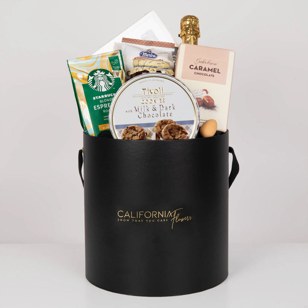 Cu ce se sterg frunzele la flori si cum sa le mentii sanatoase?, Cutie cadou cu cafea, cookies, dulceata, praline si vin spumant, Californiaflowers.ro