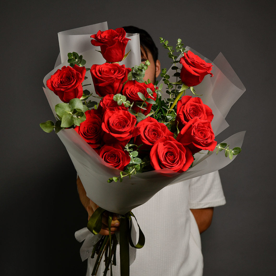 Flori de Florii - California Flowers, Buchet 13 trandafiri rosii, Californiaflowers.ro