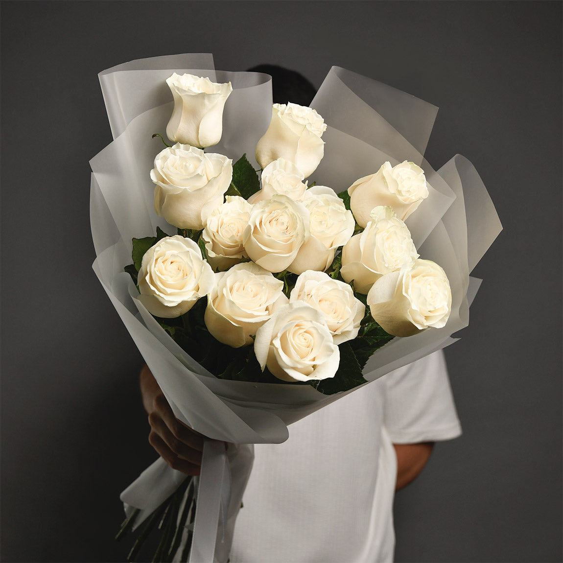 Flori pentru iubita – California Flowers, Buchet 15 trandafiri albi, Californiaflowers.ro