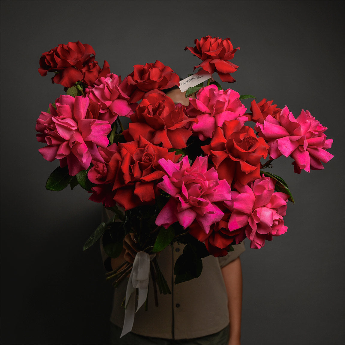 Flori de Paste - California Flowers, Buchet 19 trandafiri speciali rosii si pink, Californiaflowers.ro