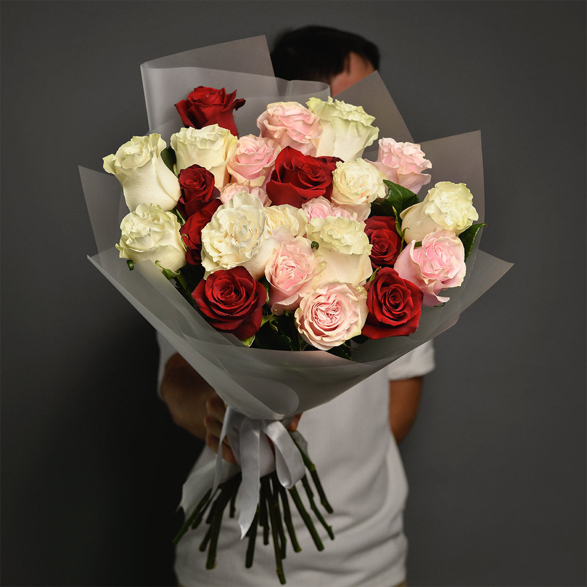 Flori de 1 Martie - California Flowers, Buchet 25 trandafiri multicolori, Californiaflowers.ro