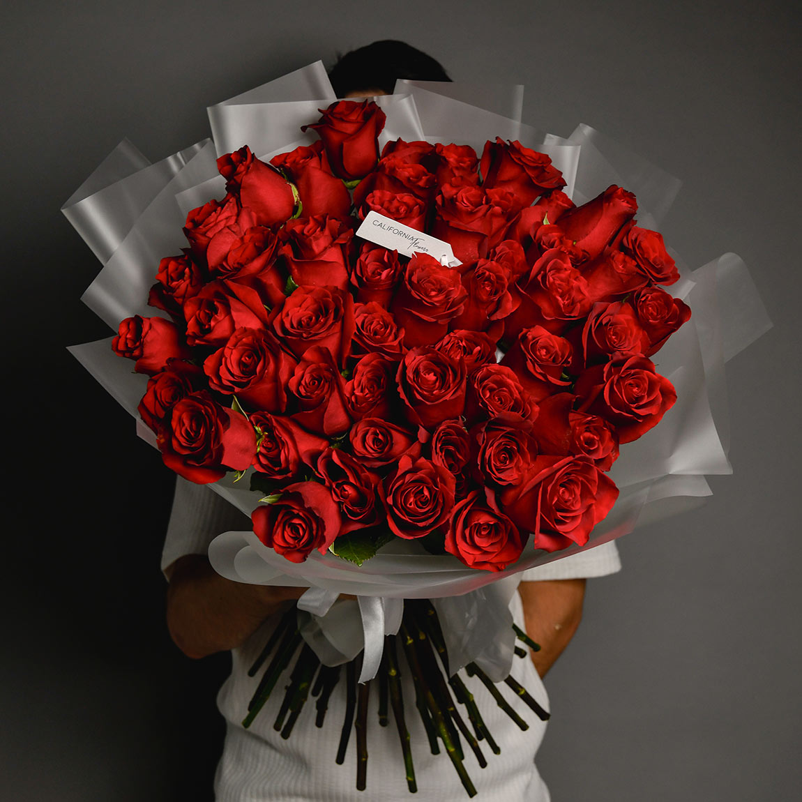 Livrare Flori Cluj Napoca, Buchet 55 trandafiri rosii, Californiaflowers.ro