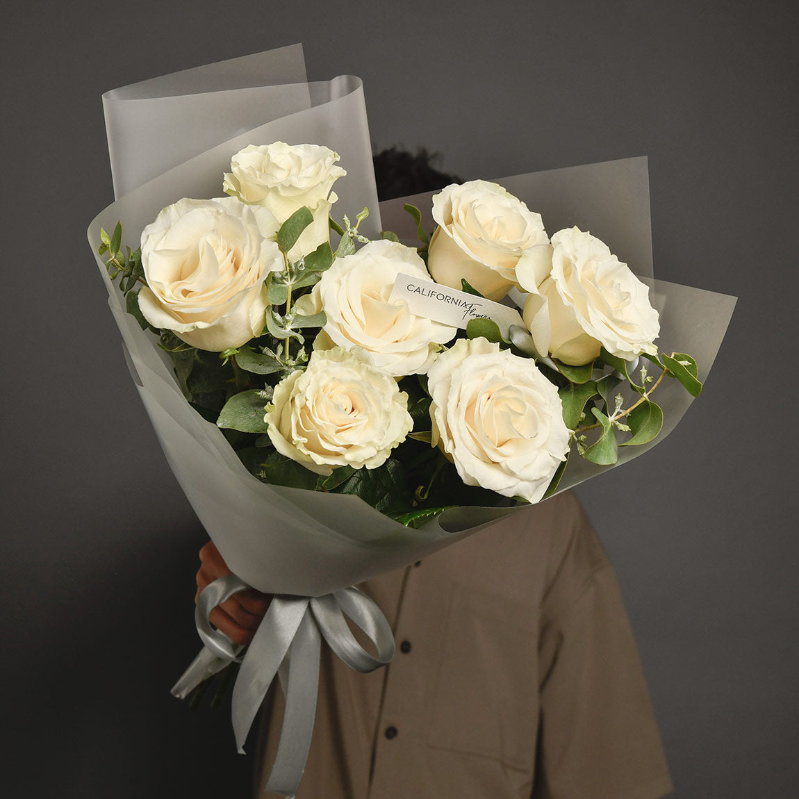 Buchet 7 trandafiri albi, 2, Californiaflowers.ro