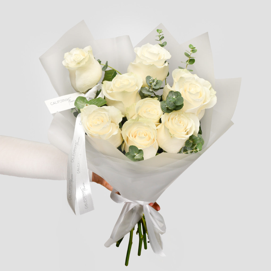 Flori pentru iubita – California Flowers, Buchet 9 trandafiri albi, Californiaflowers.ro
