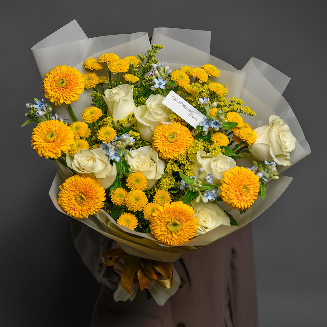 Livrare flori Brasov - California Flowers, Buchet gerbera galbena si trandafiri, Californiaflowers.ro