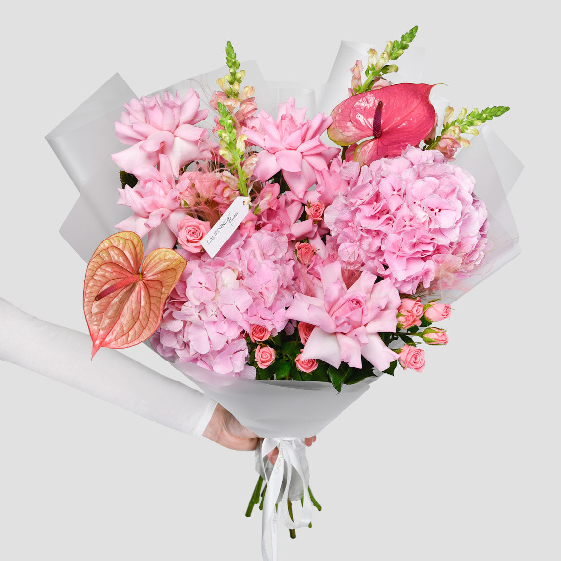 Flori de Vara, Buchet hortensie roz, anthurium si trandafiri, Californiaflowers.ro