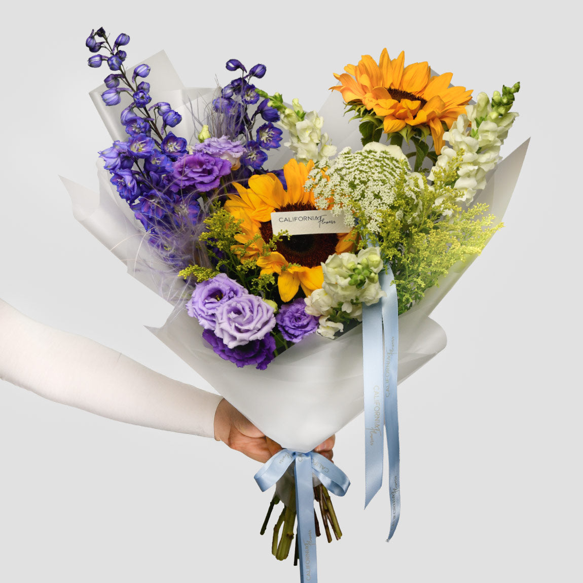 Flori de Vara, Buchet lisianthus, floarea soarelui si delphinium, Californiaflowers.ro