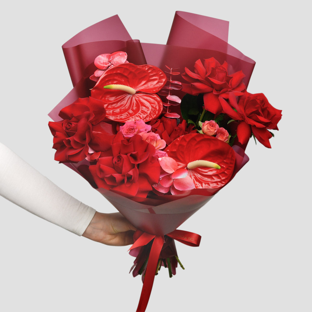 Flori de Florii - California Flowers, Buchet cu trandafiri speciali și anthurium roșu, Californiaflowers.ro