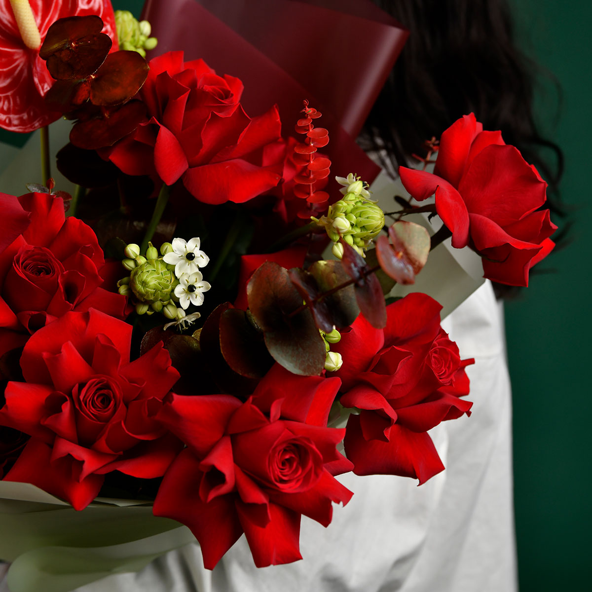 Buchet cu trandafiri speciali rosii, anthurium si ornithogalum, 4, Californiaflowers.ro