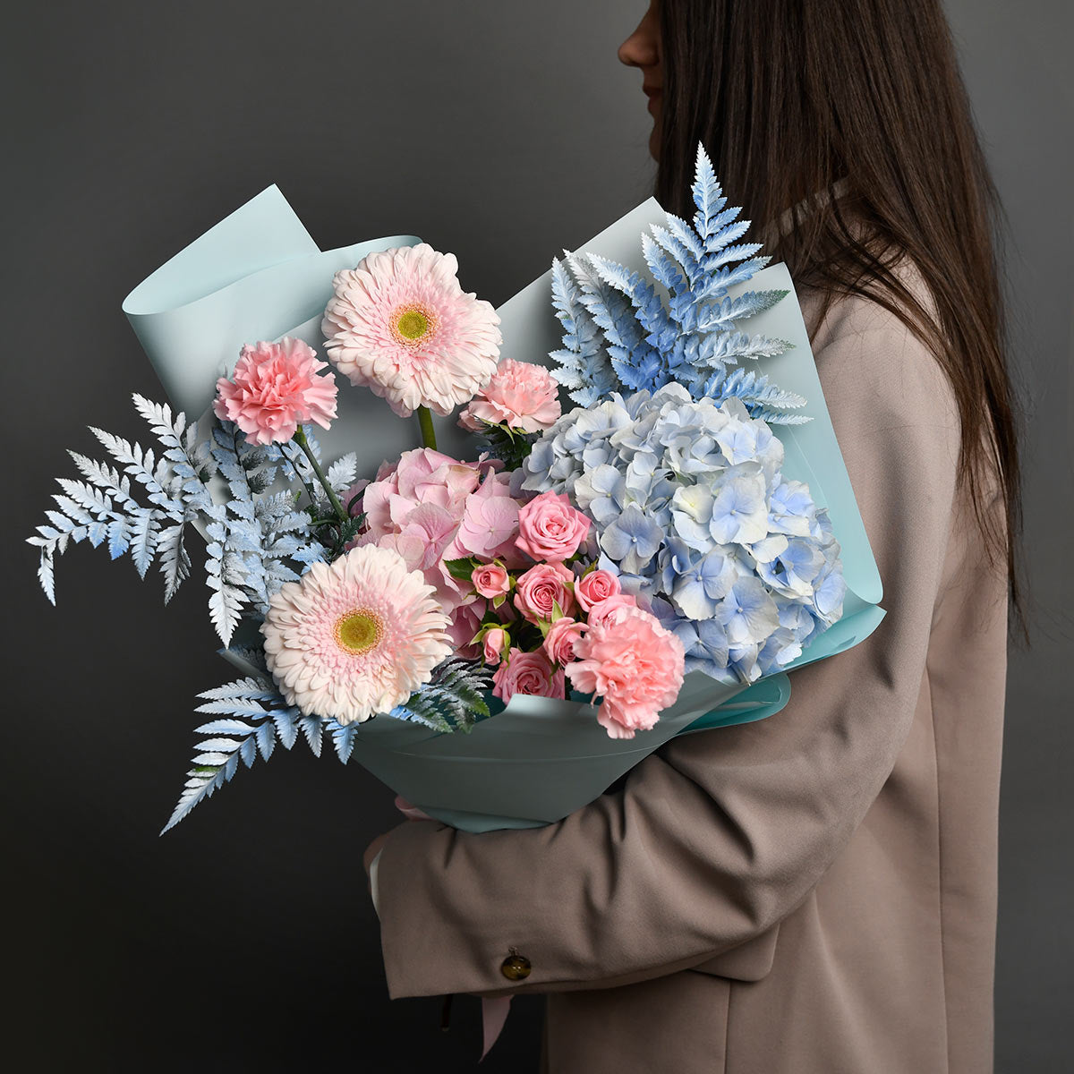 Flori pentru mama - California Flowers, Buchet gerbera roz, hortensie si dianthus, Californiaflowers.ro