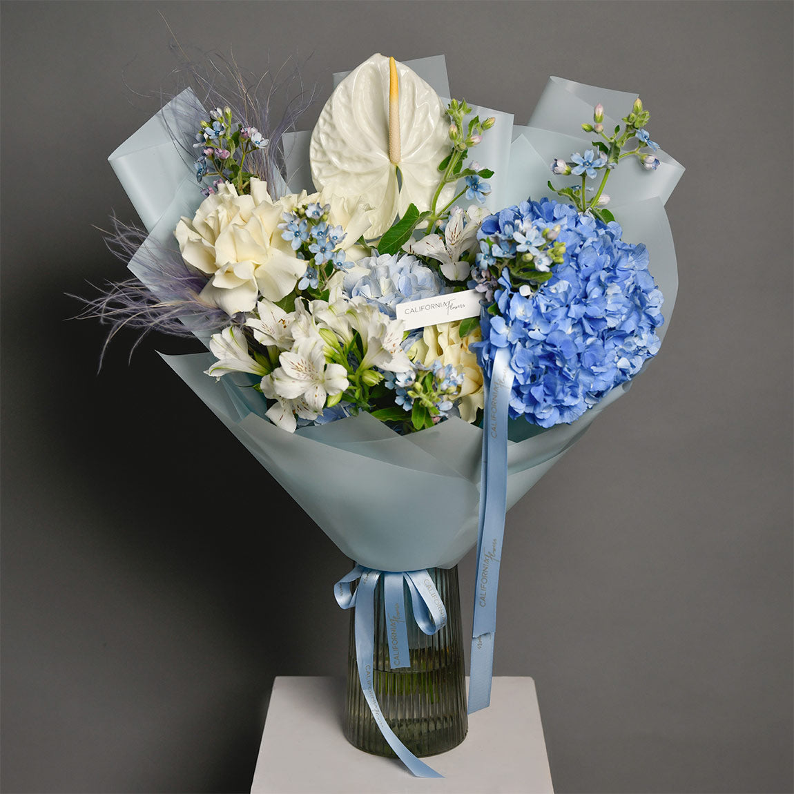 Buchet hortensie, anthurium si trandafiri speciali, 3, Californiaflowers.ro