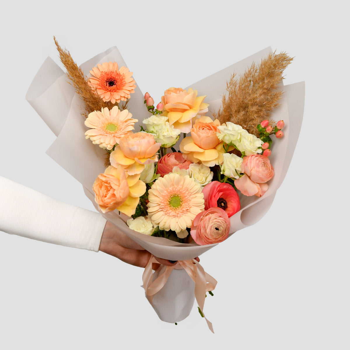 Flori de Paste - California Flowers, Buchet ranunculus portocaliu, gerbera si miniroze, Californiaflowers.ro