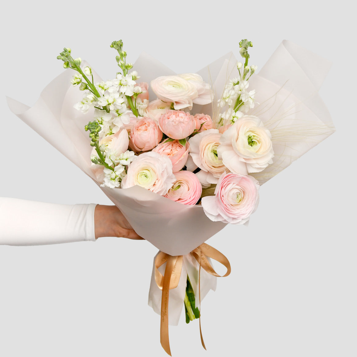 Flori de Paste - California Flowers, Buchet ranunculus roz, matthiola si miniroze, Californiaflowers.ro
