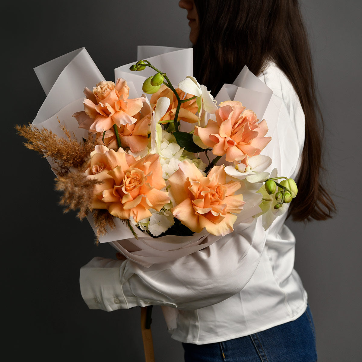 Buchet trandafiri si orhidee phalaenopsis, 2, Californiaflowers.ro