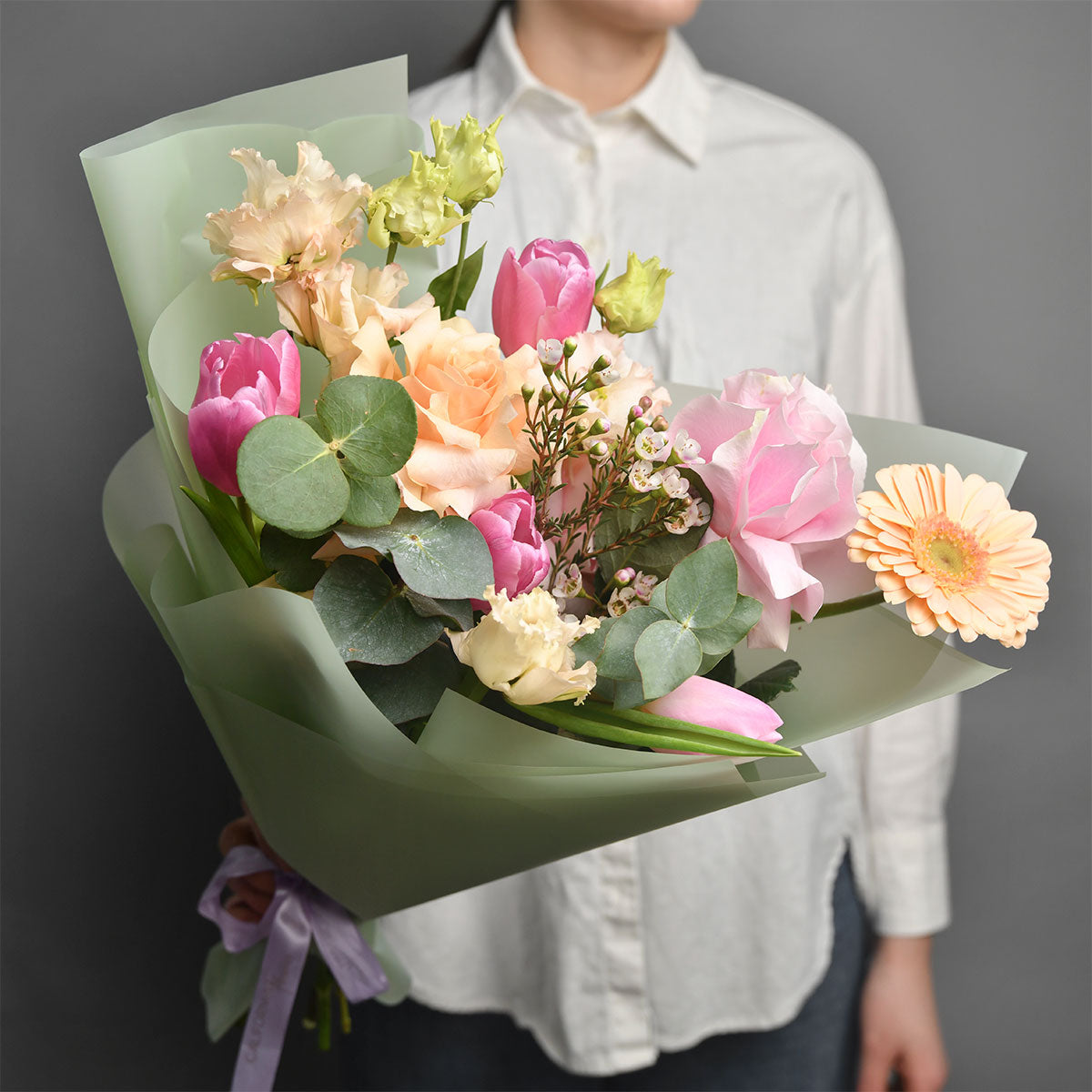 Flori de Paste - California Flowers, Buchet trandafiri roz, lalele, gerbera si lisianthus, Californiaflowers.ro