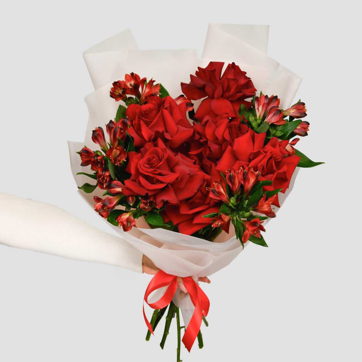 Buchete flori mixte, Buchet trandafiri si alstroemeria rosie, Californiaflowers.ro