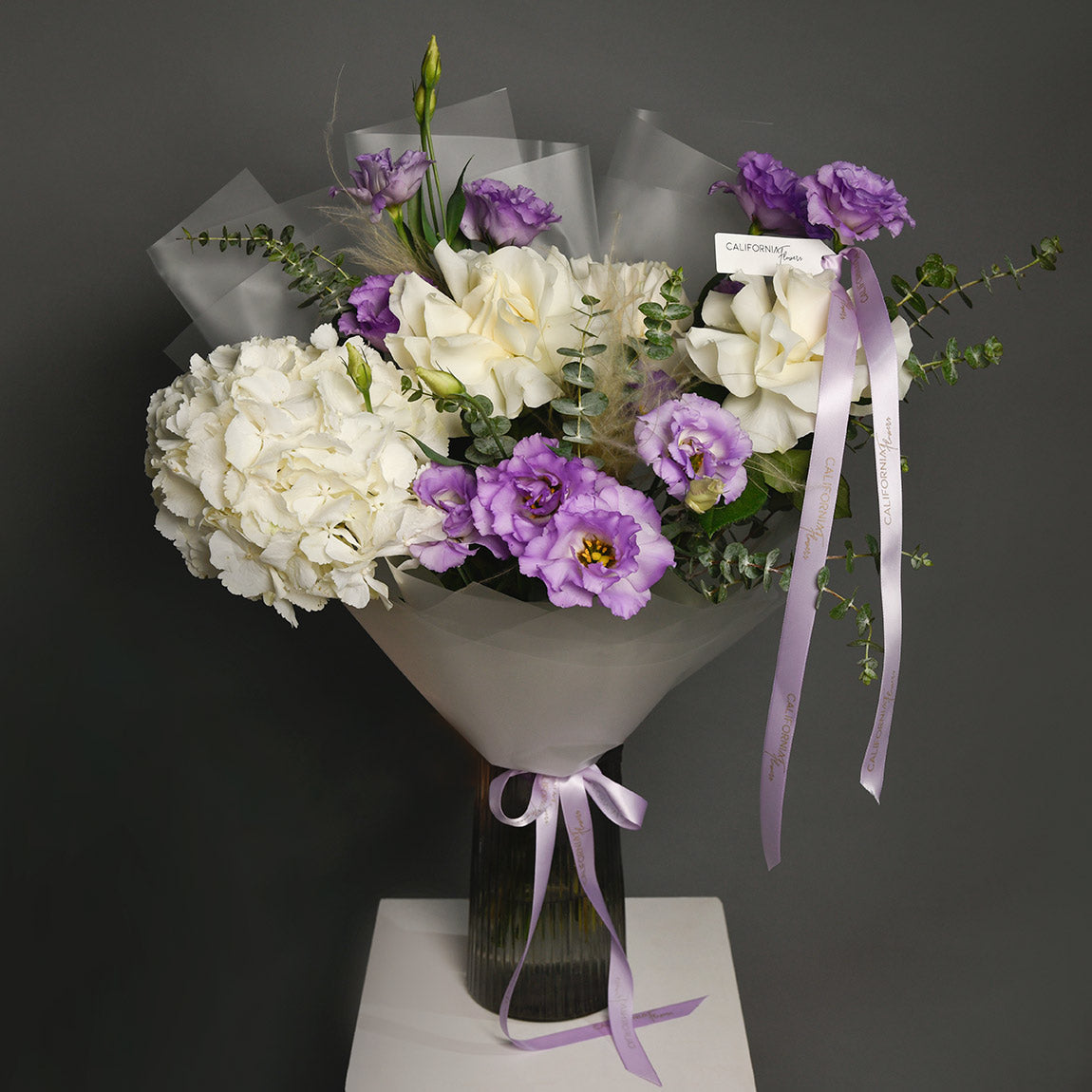 Buchet trandafiri speciali, hortensie si lisianthus mov, 3, Californiaflowers.ro