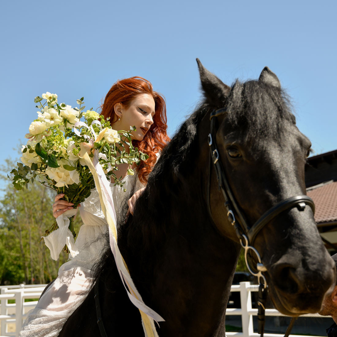 Flori de Paste - California Flowers, Buchet trandafiri speciali, ranunculus si hortensie, Californiaflowers.ro