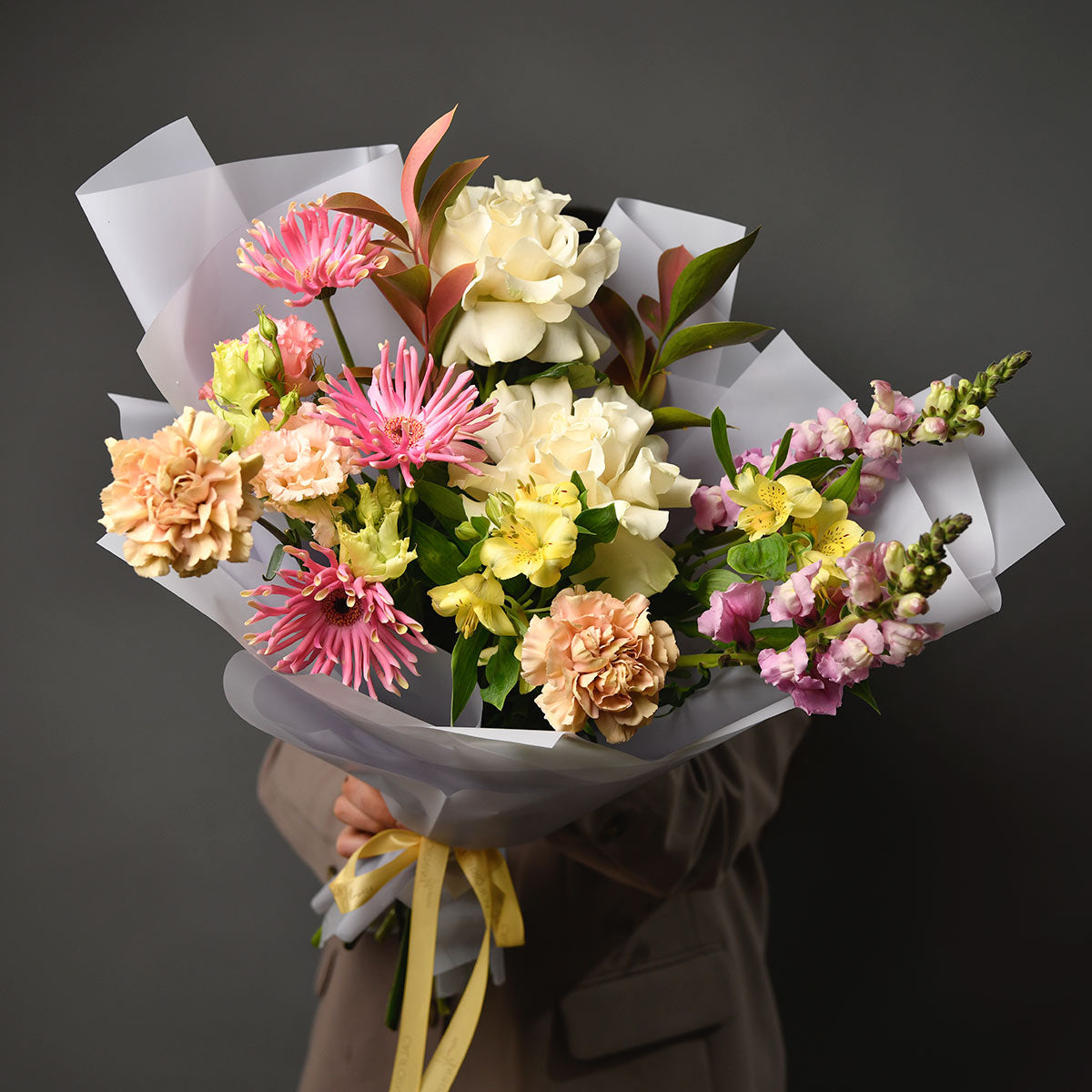 Flori de Paste - California Flowers, Buchet trandafiri speciali, matthiola, gerbera si dianthus, Californiaflowers.ro