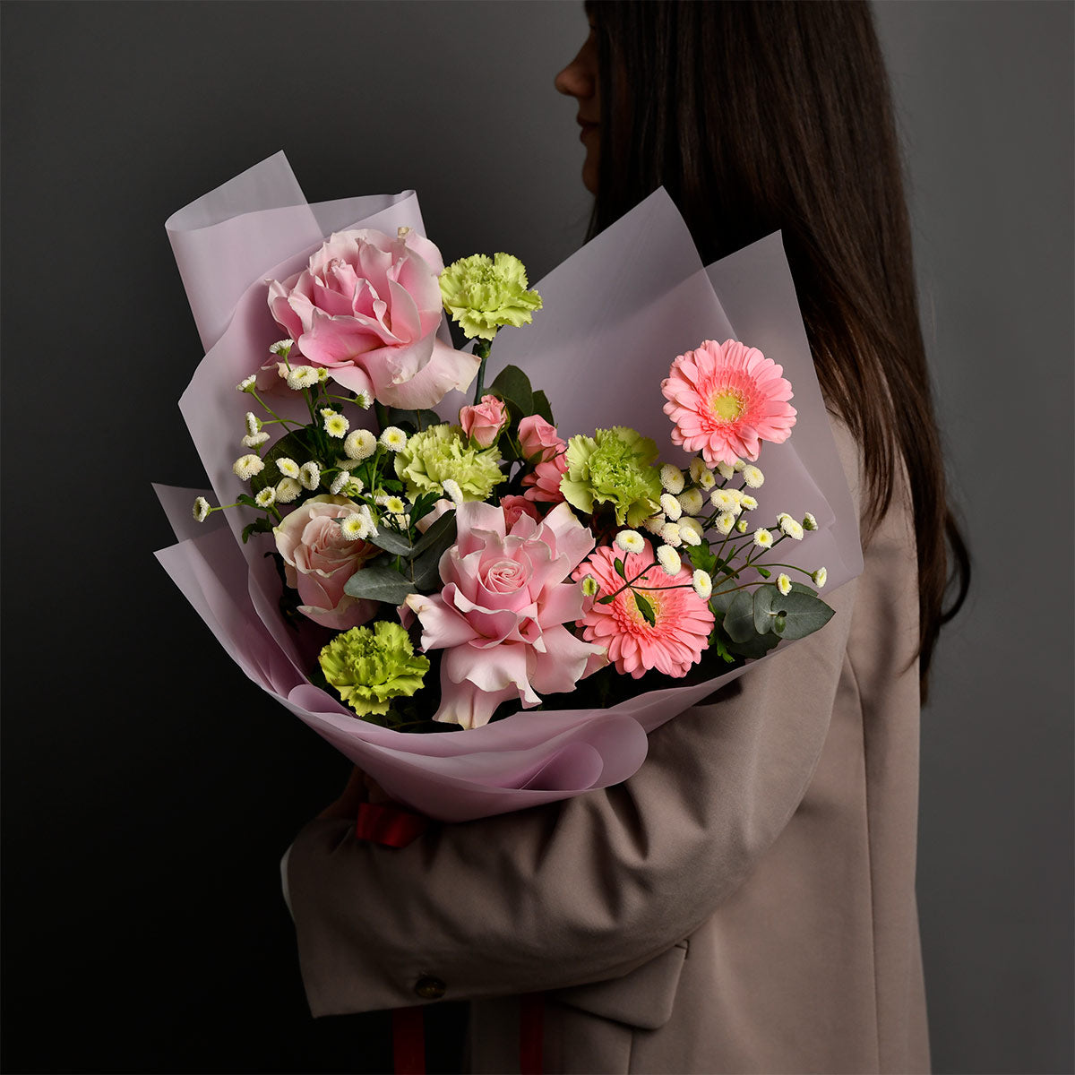 Flori de Paste - California Flowers, Buchet trandafirir speciali roz, dianthus si gebrera, Californiaflowers.ro