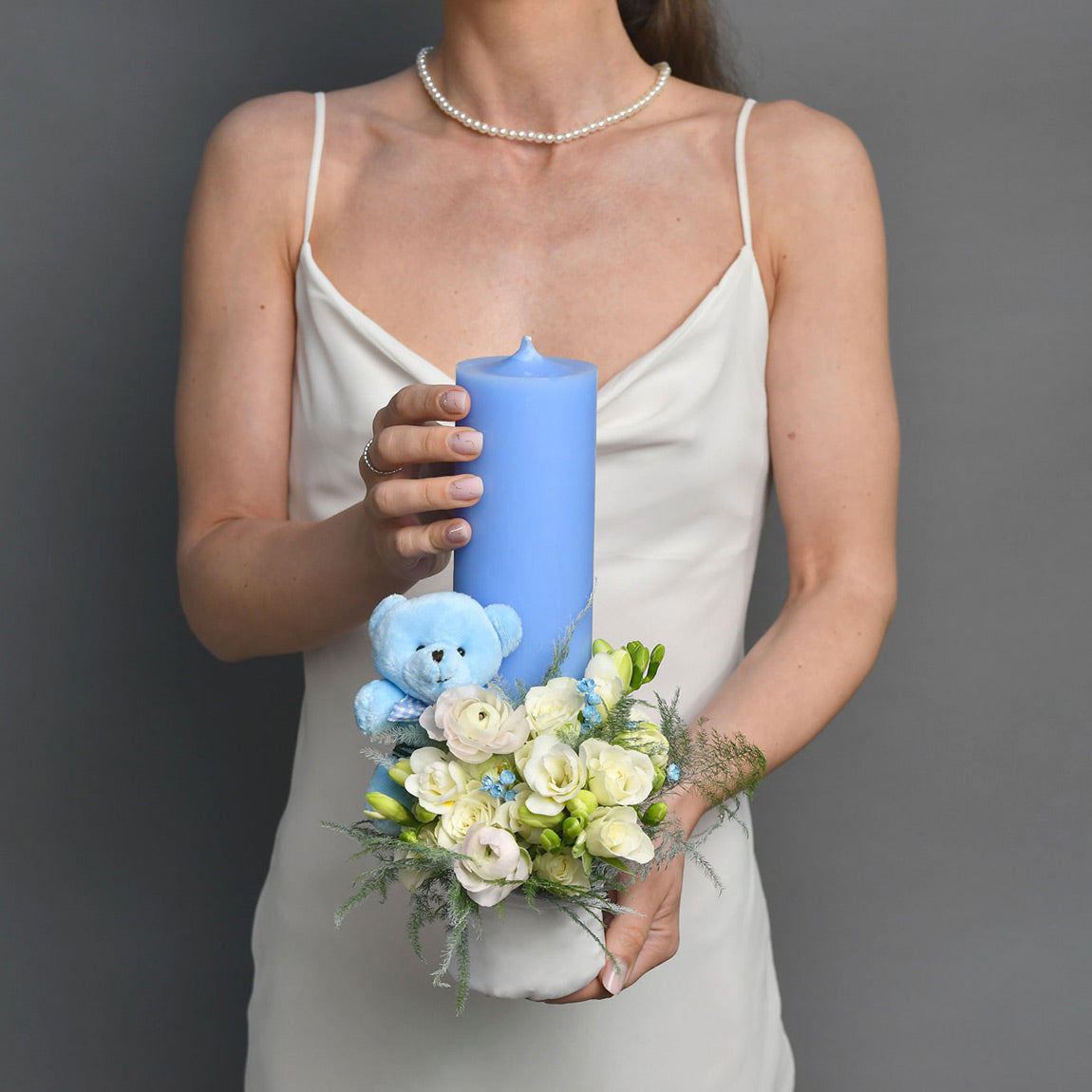 Lumanari botez flori naturale - California Flowers, Lumanare botez baietel cu ursulet albastru, Californiaflowers.ro