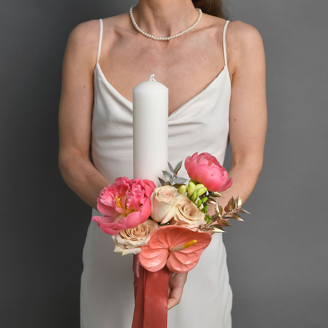 Lumanari botez flori naturale - California Flowers, Lumanare botez cu bujori si trandafiri, Californiaflowers.ro