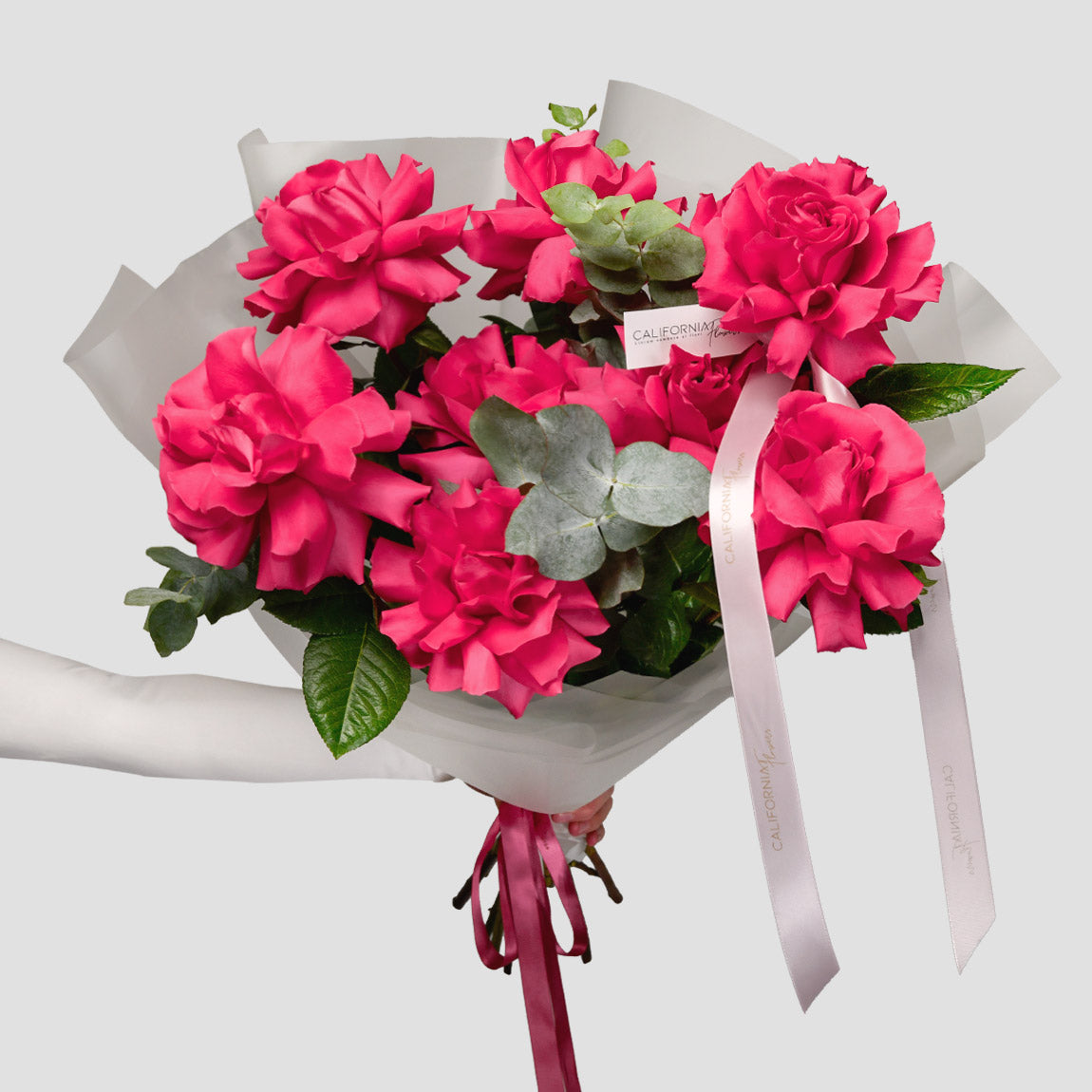 Flori de Vara, Buchet 9 trandafiri speciali pink si eucalpt, Californiaflowers.ro