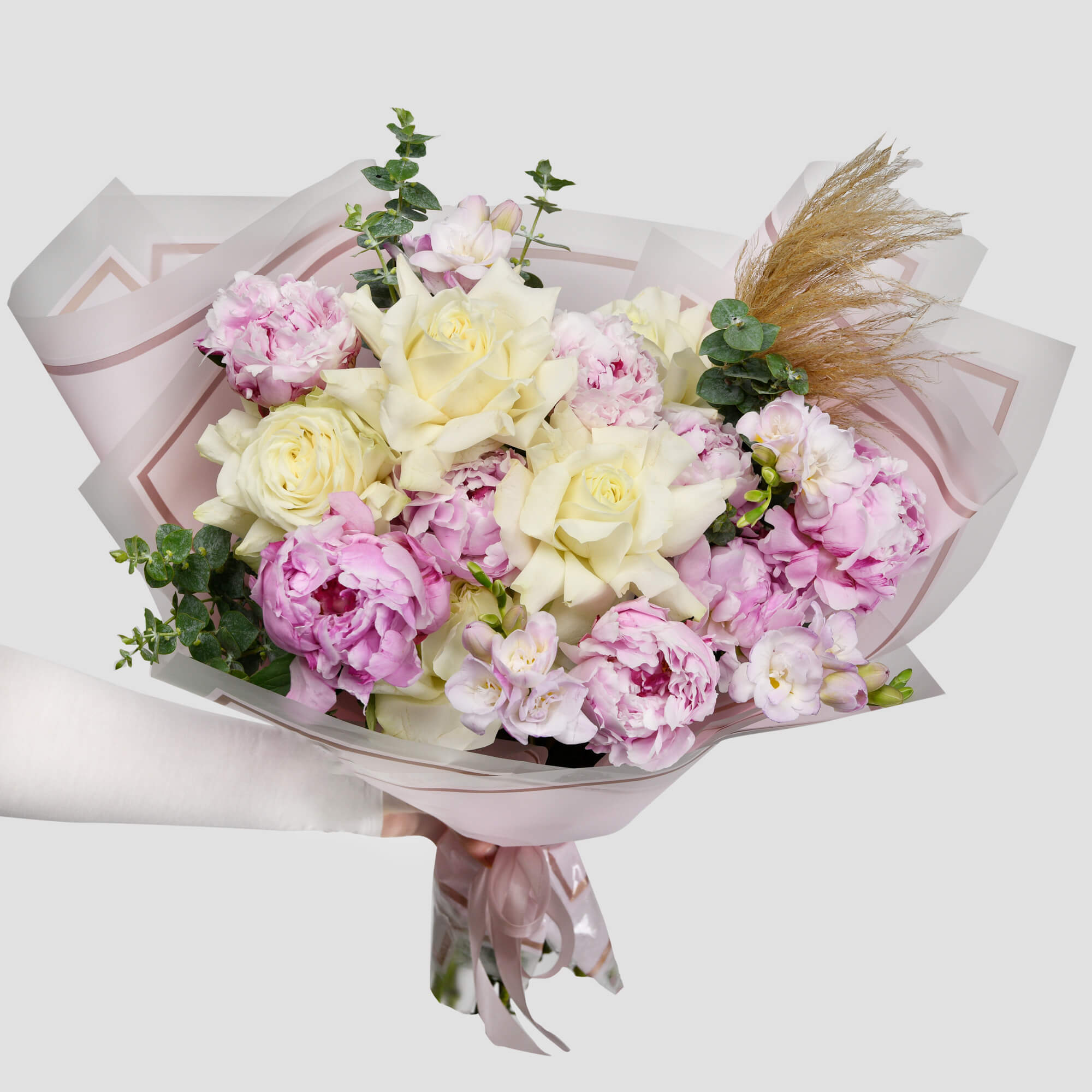 Flori de Florii - California Flowers, Buchet 9 bujori si trandafiri albi speciali, Californiaflowers.ro