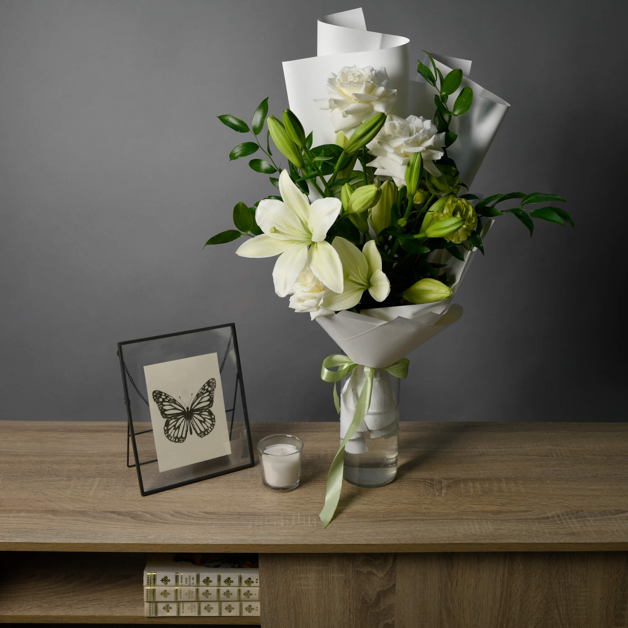 Buchet cu crini albi si lisianthus, 3, Californiaflowers.ro