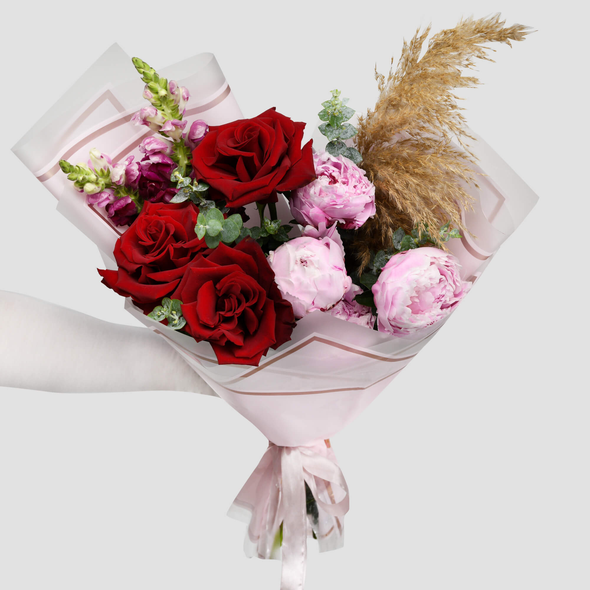 Buchete flori mixte, Buchet bujori roz si trandafiri rosii speciali, Californiaflowers.ro