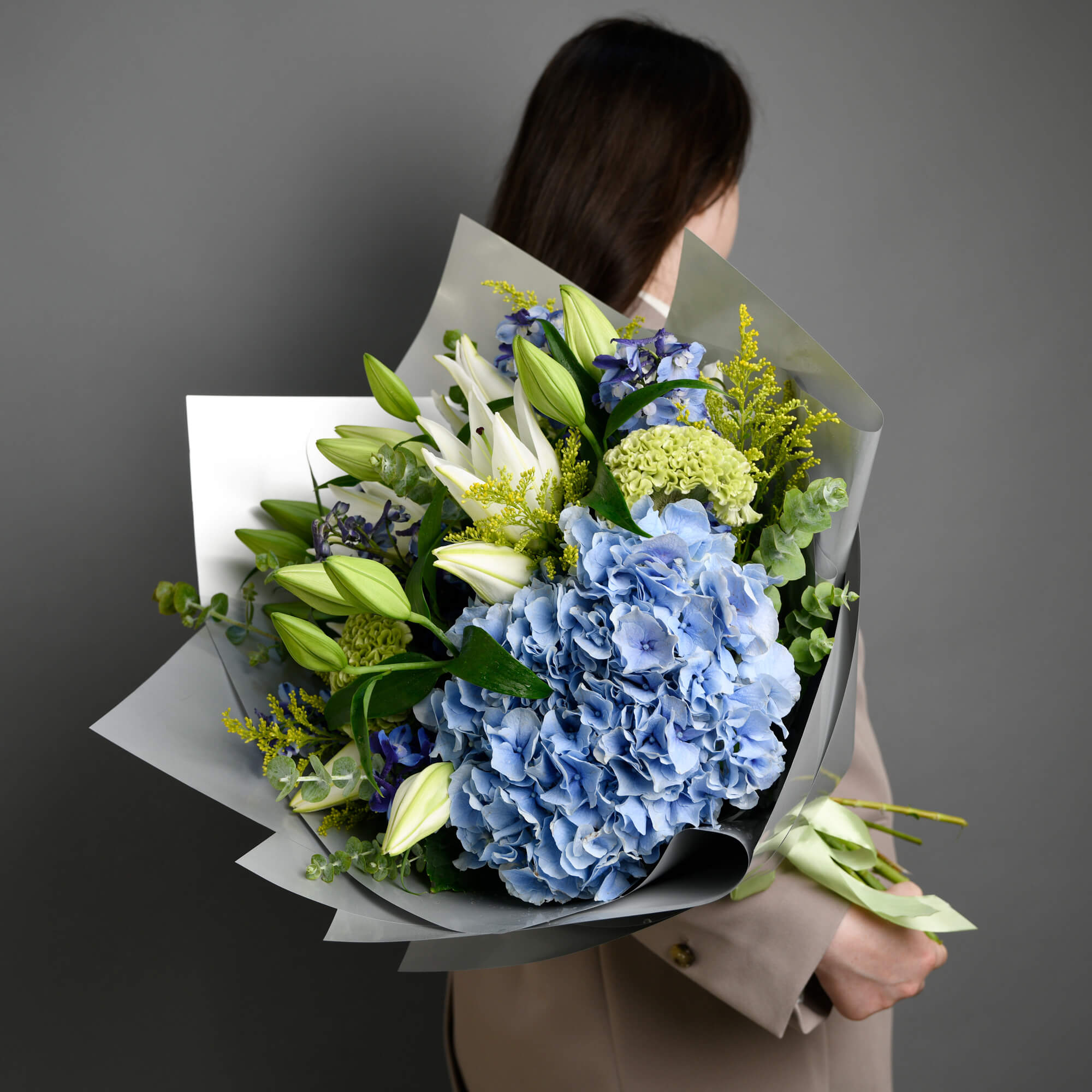 Flori pentru mama - California Flowers, Buchet hortensie si crini, Californiaflowers.ro