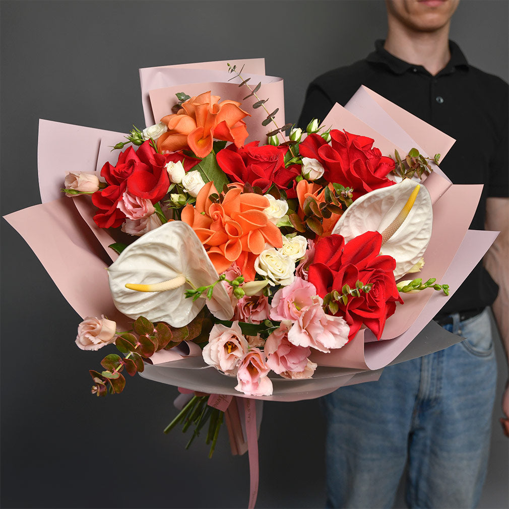 Flori pentru mama - California Flowers, Buchet trandafiri speciali portocalii, tros si anthurium alb, Californiaflowers.ro