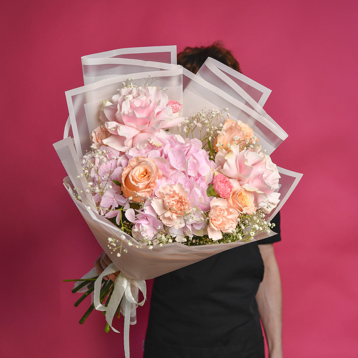 Buchete hortensii - California Flowers, Buchet trandafiri speciali roz, gypsophilla si hortensie, Californiaflowers.ro