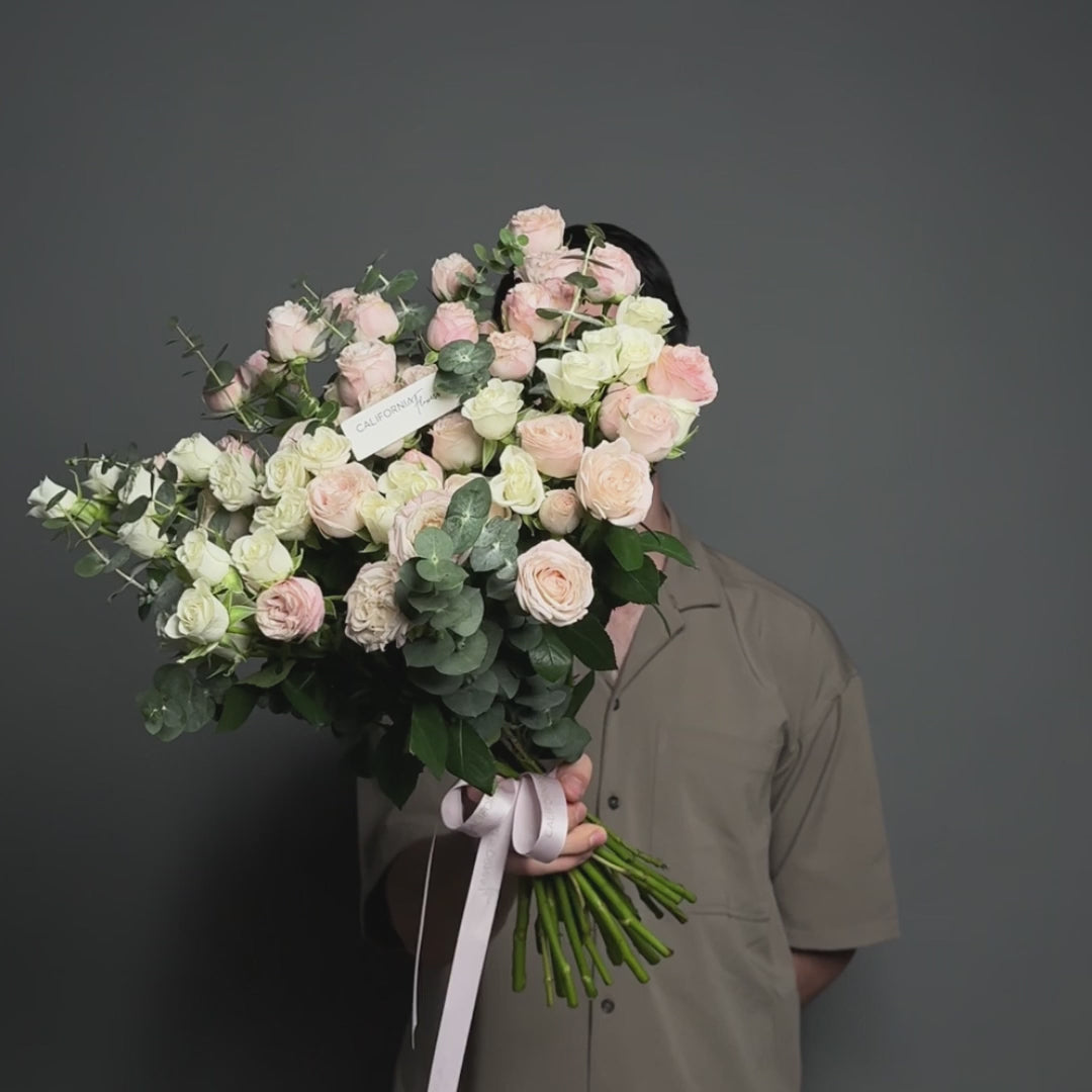 Buchet miniroze albe si roz, 4, Californiaflowers.ro