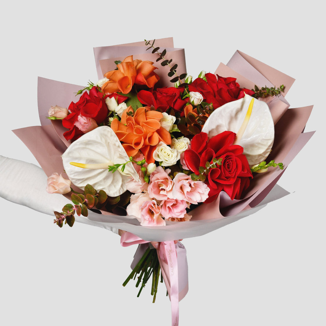 Flori pentru mama - California Flowers, Buchet trandafiri speciali portocalii, tros si anthurium alb, Californiaflowers.ro