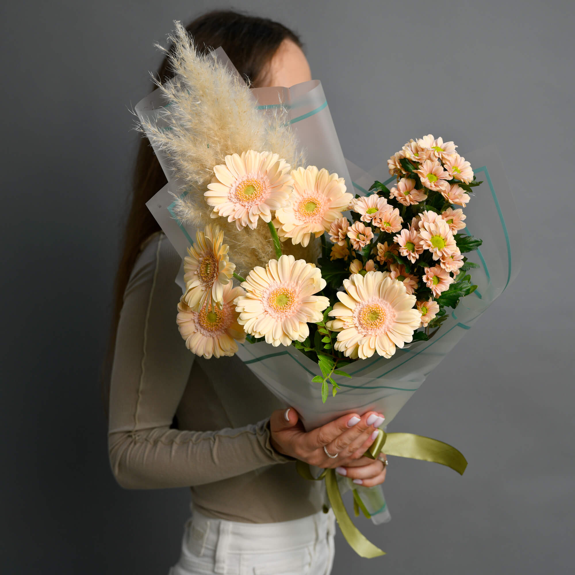 Buchete flori mixte, Buchet gerbera si santini, Californiaflowers.ro