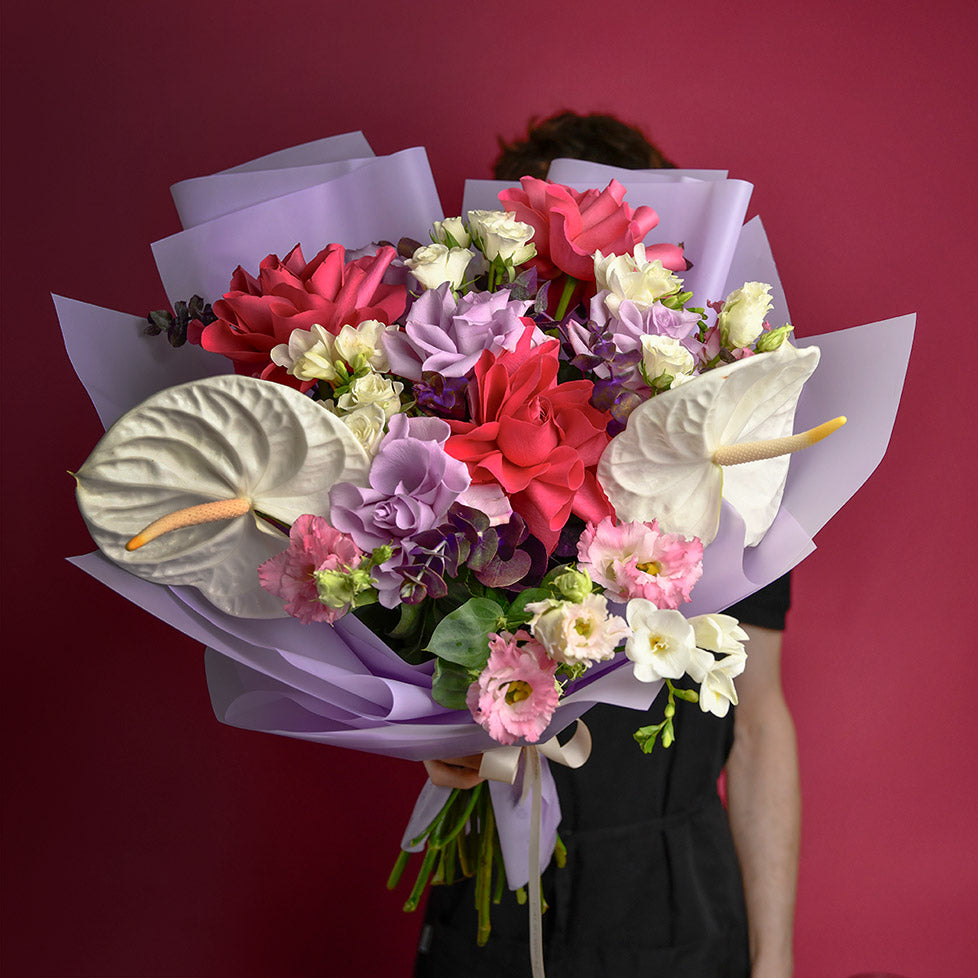 Flori pentru mama - California Flowers, Buchet trandafiri speciali Pink, anthurium si lisianthus roz, Californiaflowers.ro