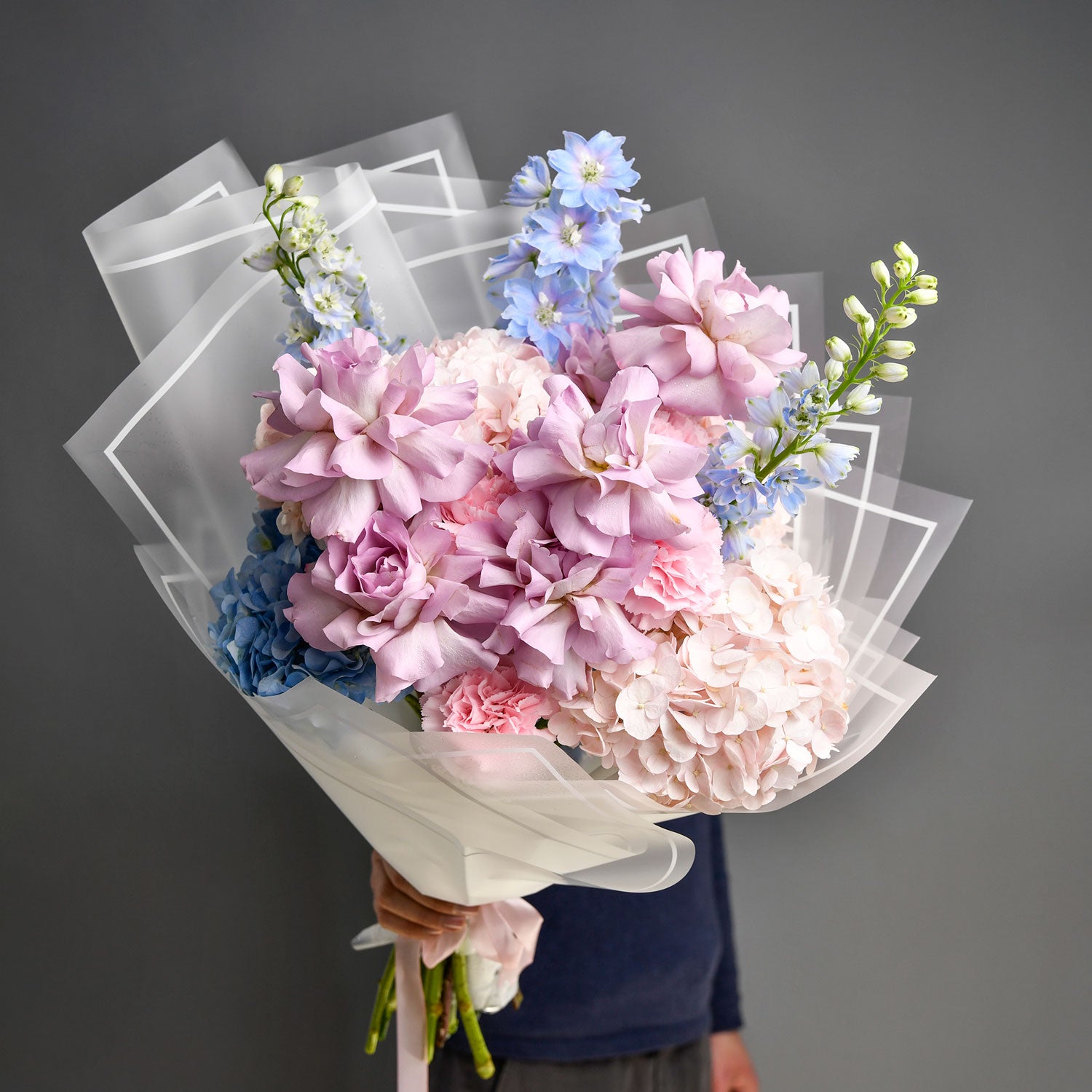 Flori de Paste - California Flowers, Buchet hortensie, trandafiri si delphinium, Californiaflowers.ro