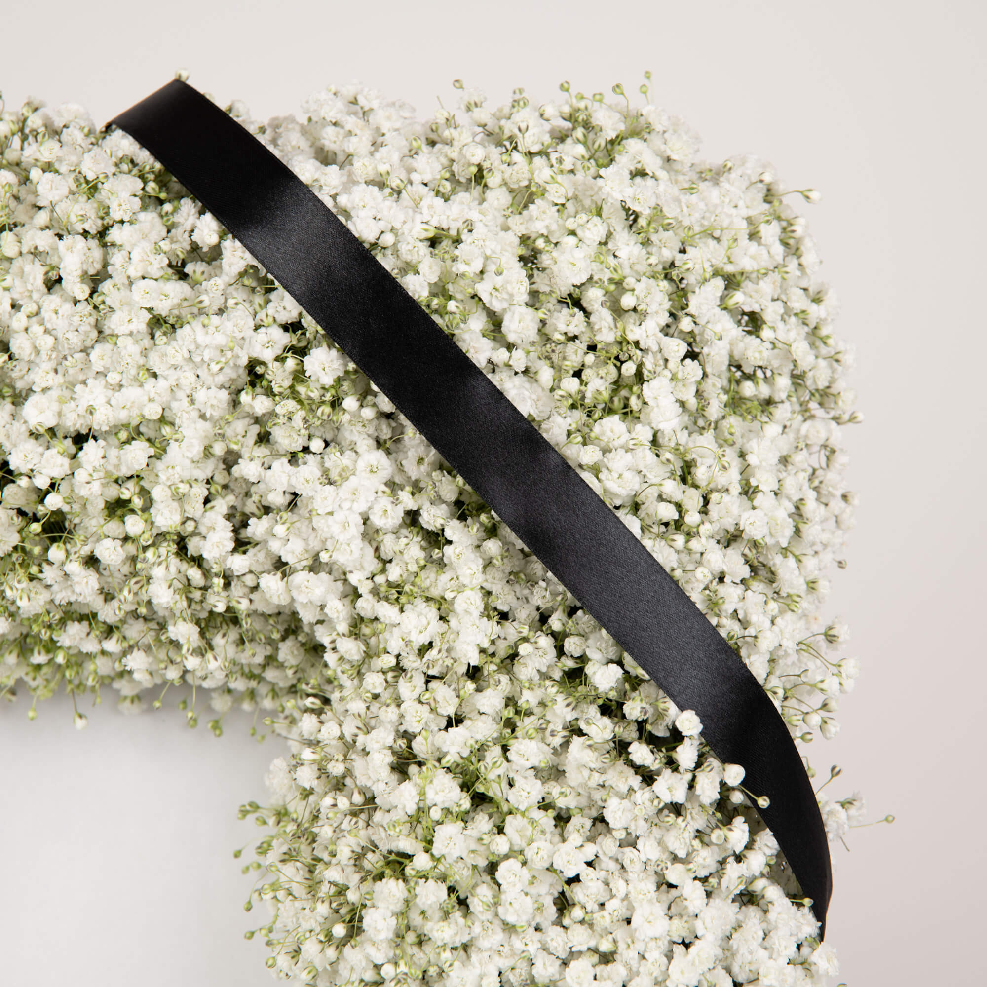 Coroane funerare, Aranjament floral funerar rama cu gypsophila, Californiaflowers.ro