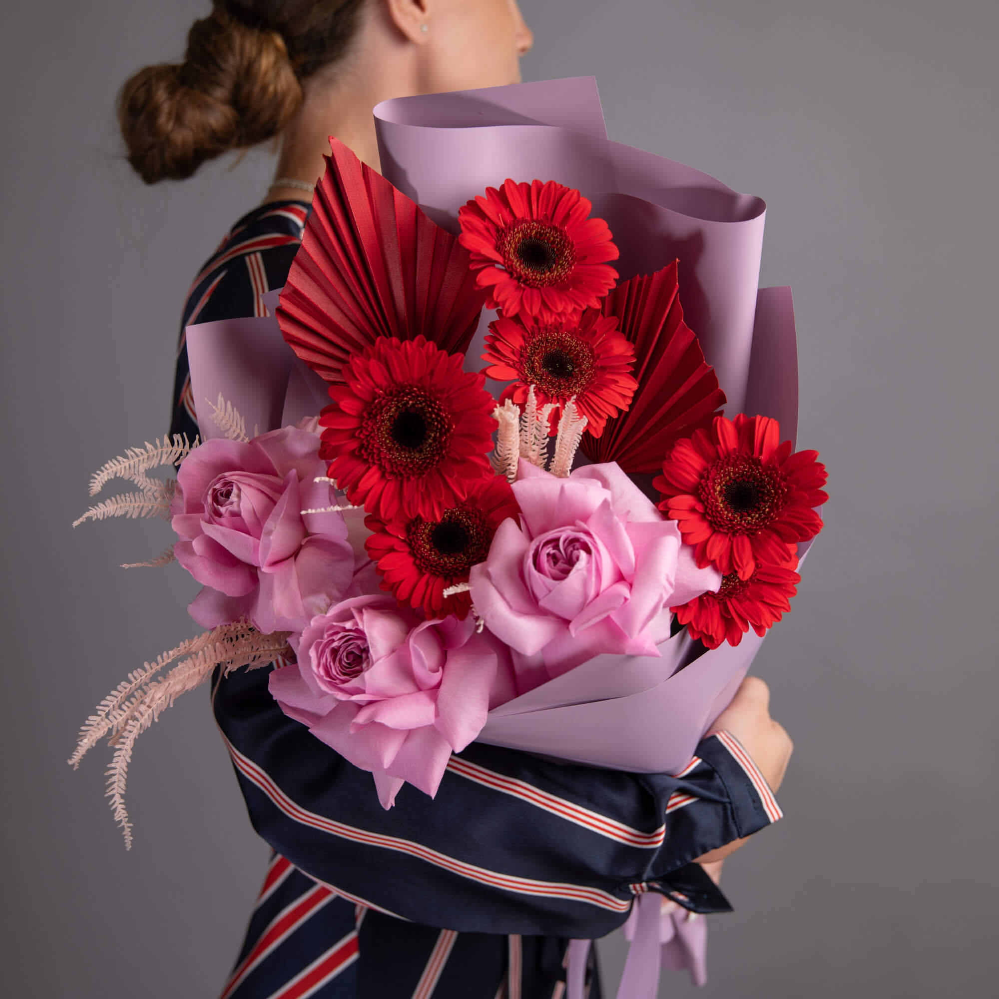 Buchete flori mixte, Buchet cu trandafiri roz si gerbera, Californiaflowers.ro