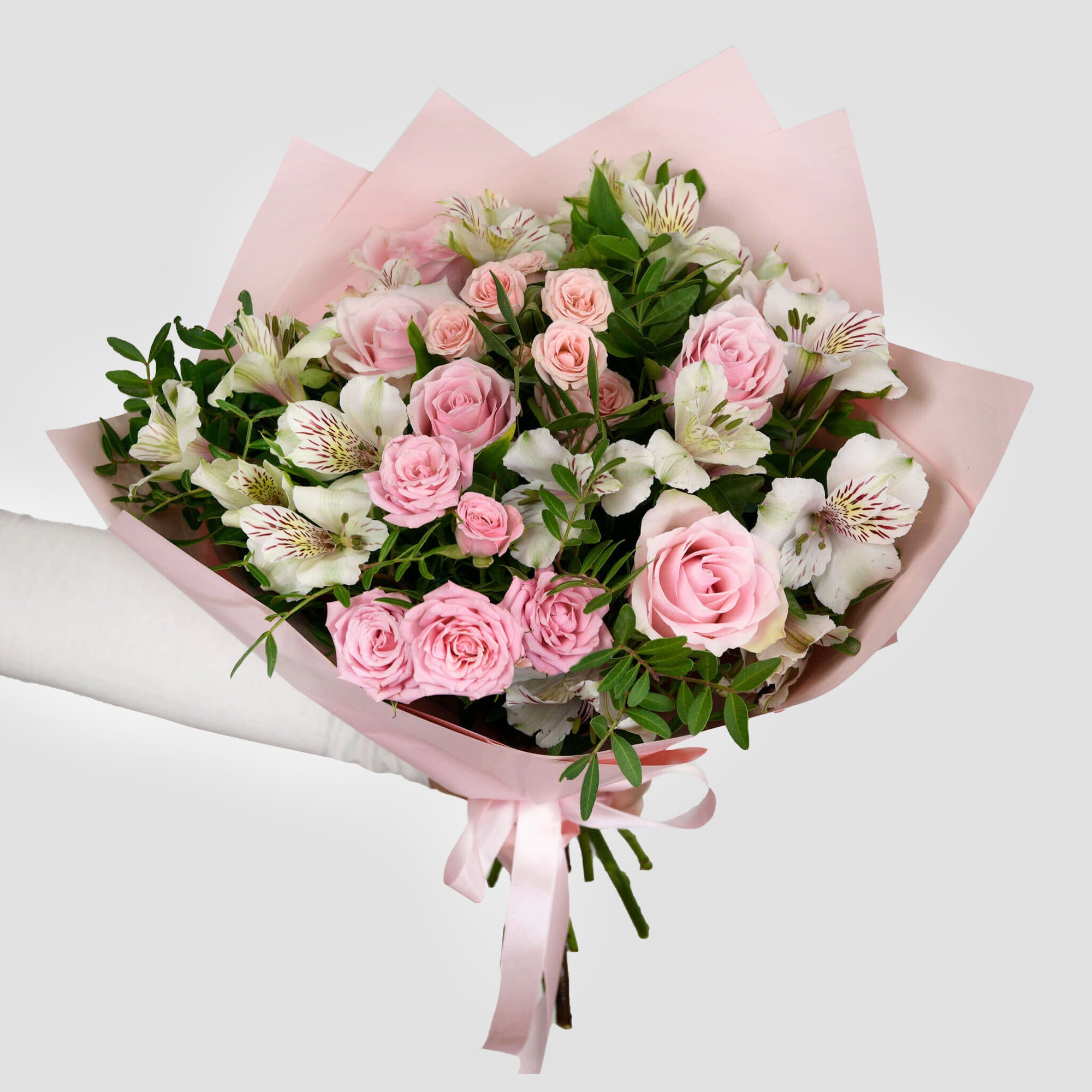 Flori pentru mama - California Flowers, Buchet trandafiri roz, alstroemeria si miniroze, Californiaflowers.ro