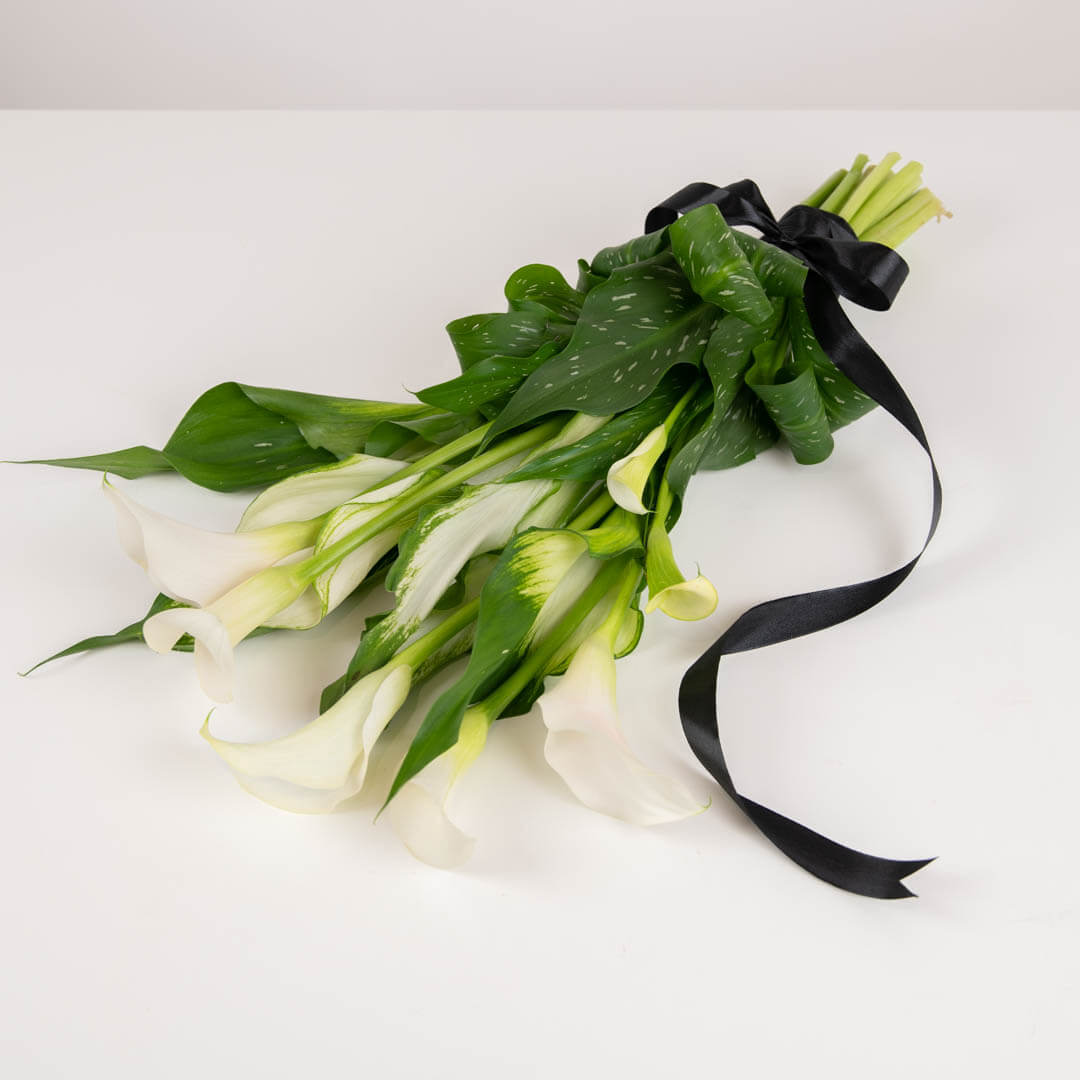 Coroane funerare, Aranjament floral funerar cu cale, Californiaflowers.ro