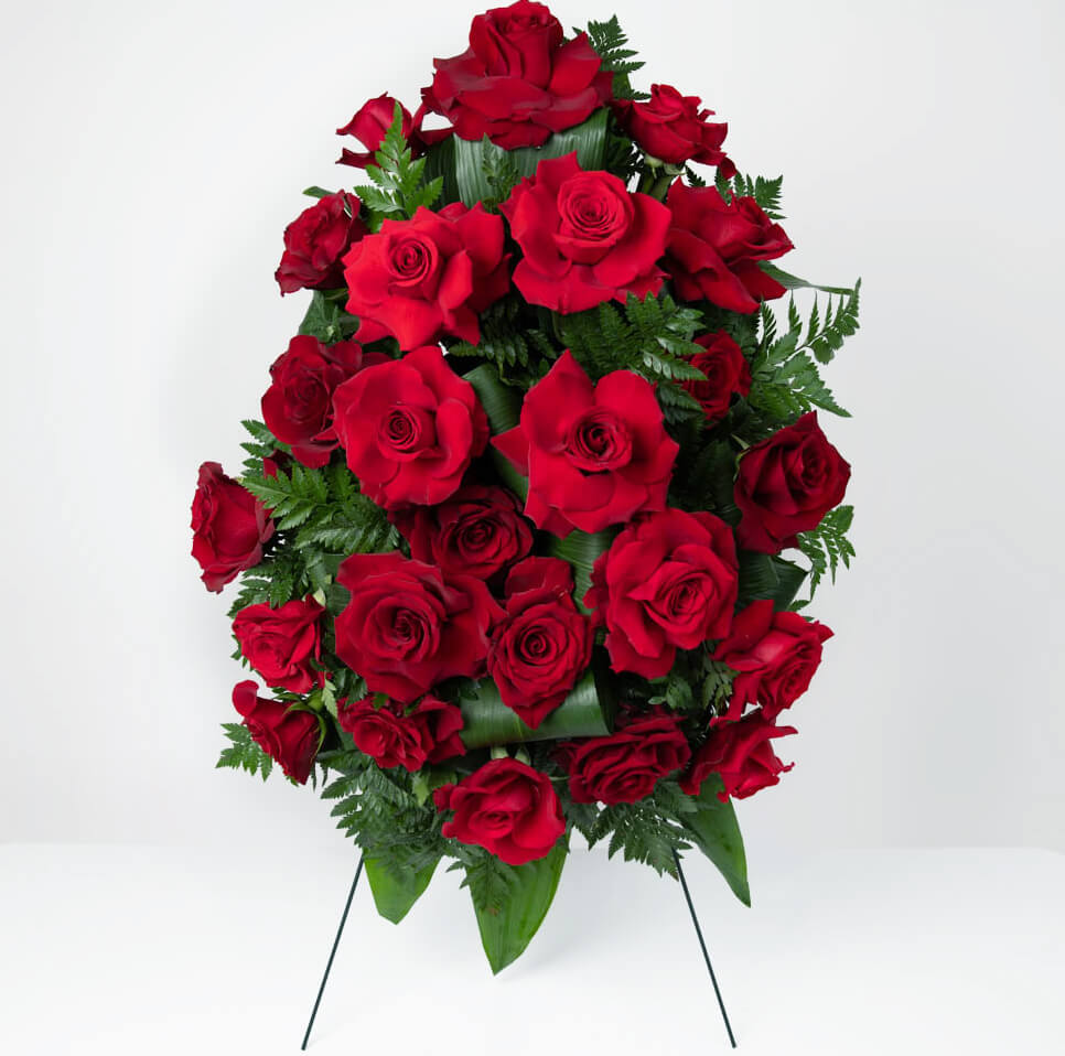 Aranjament floral funerar cu trandafiri rosii