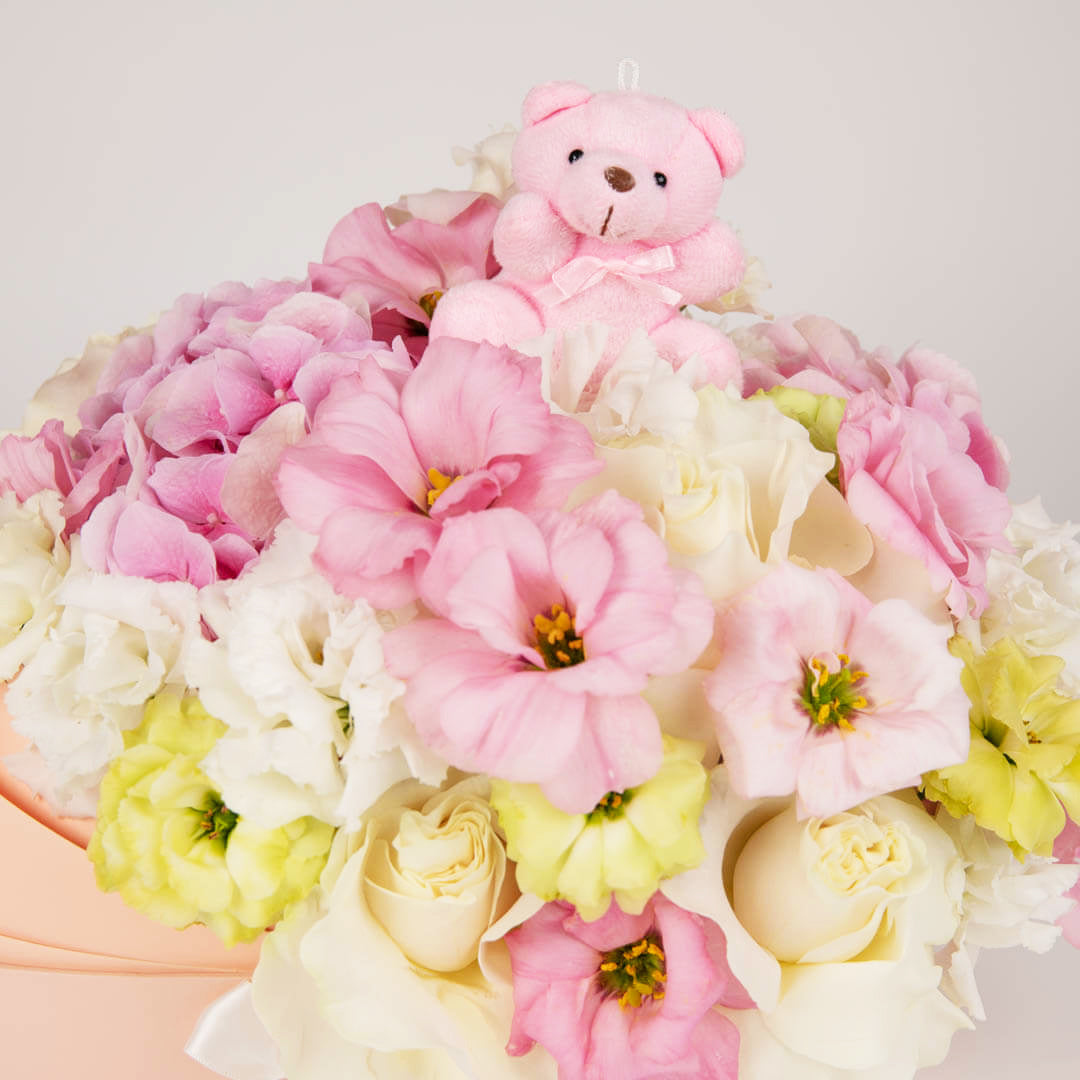 Landou pentru nou nascuti cu lisianthus, 3, Californiaflowers.ro