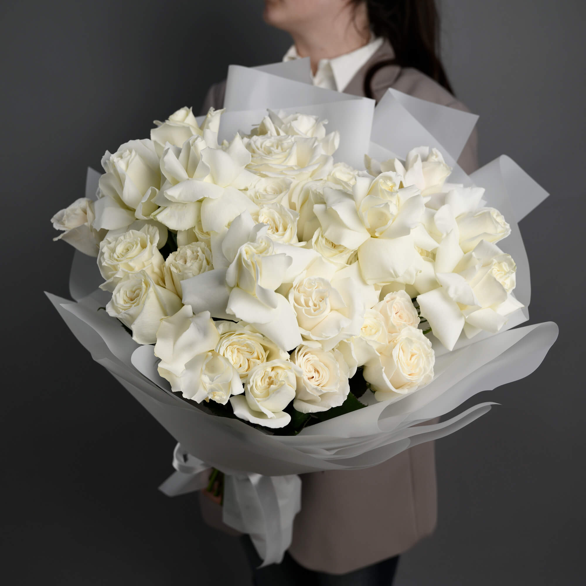 Buchet mixt cu 31 trandafiri albi, 3