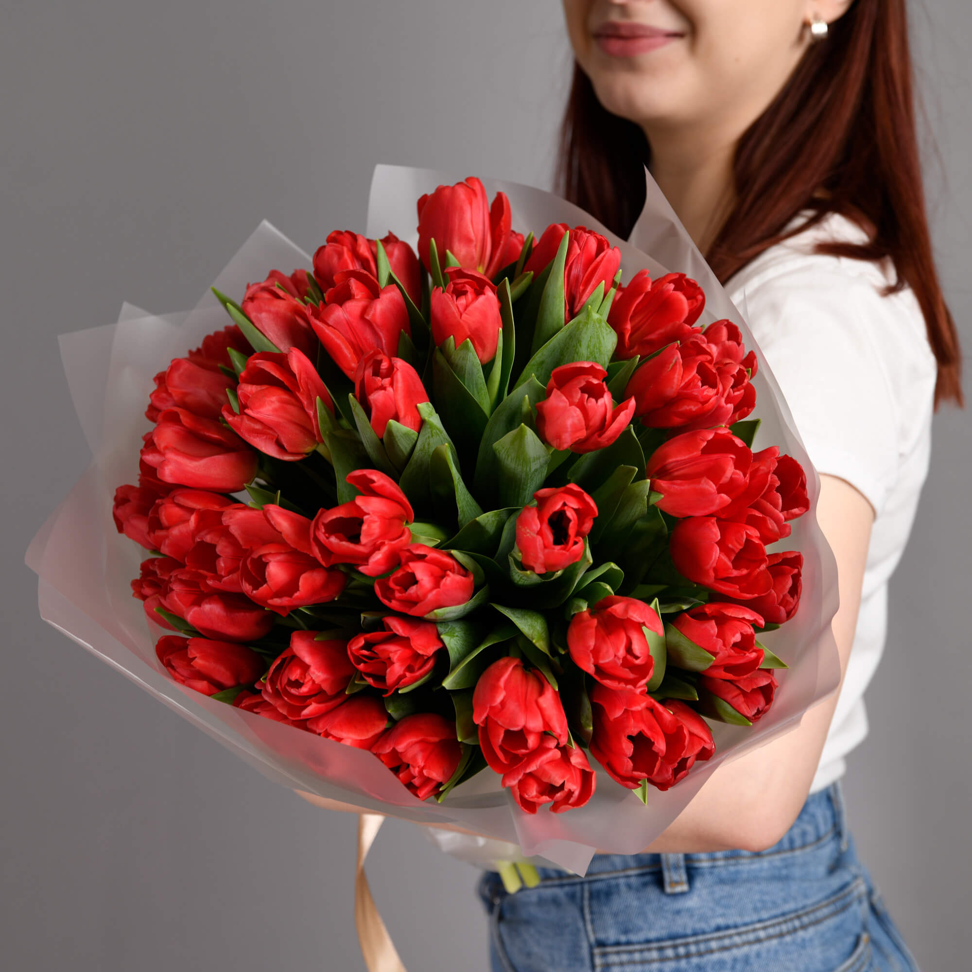 Flori de 1 Martie - California Flowers, Buchet 49 lalele rosii, Californiaflowers.ro