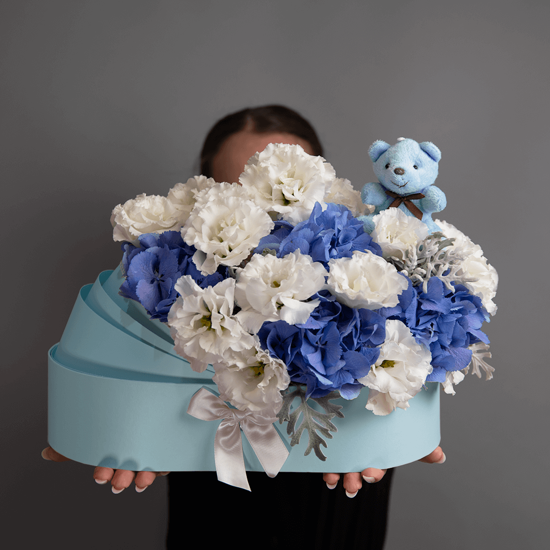 Aranjament in landou blue, 3, Californiaflowers.ro