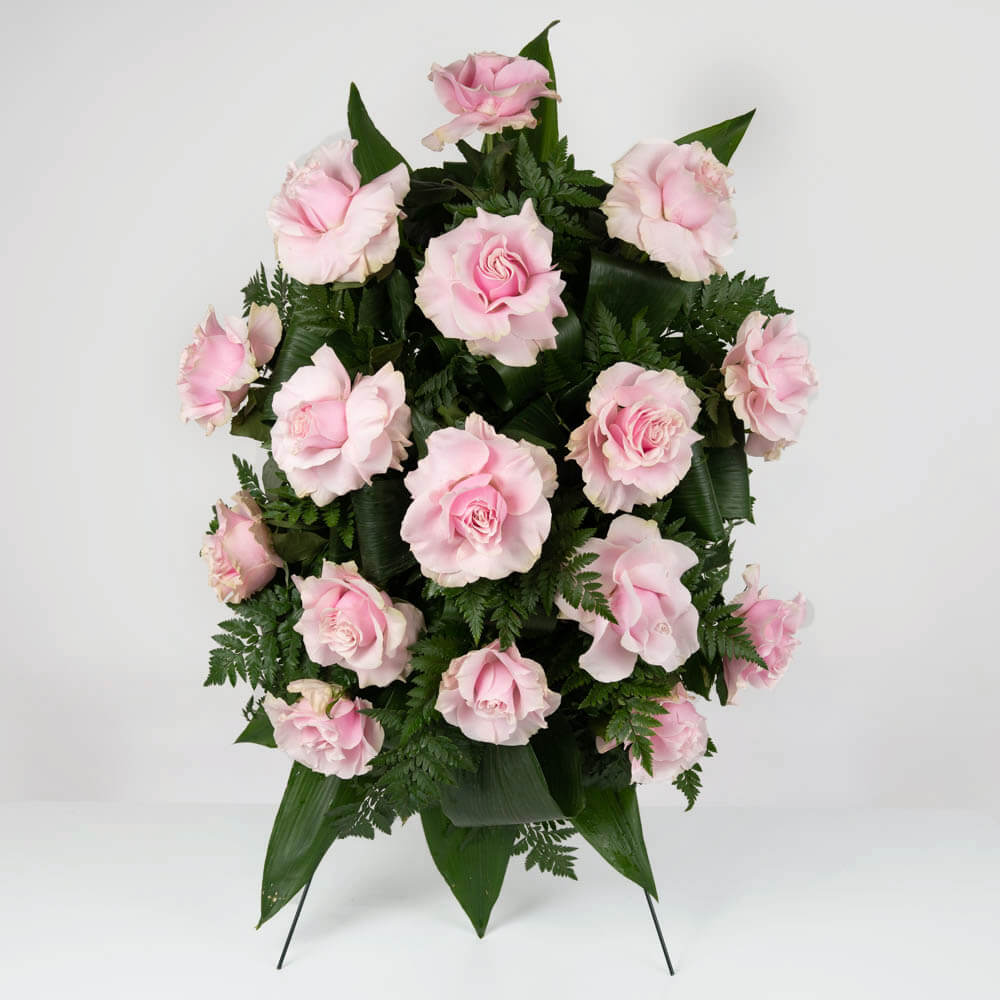 Aranjament floral funerar cu trandafiri roz