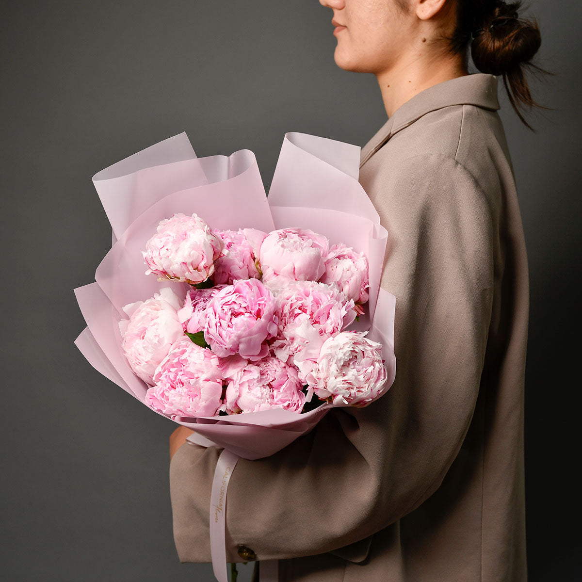 Florarie online - California Flowers ✅, Buchet 11 bujori roz, Californiaflowers.ro