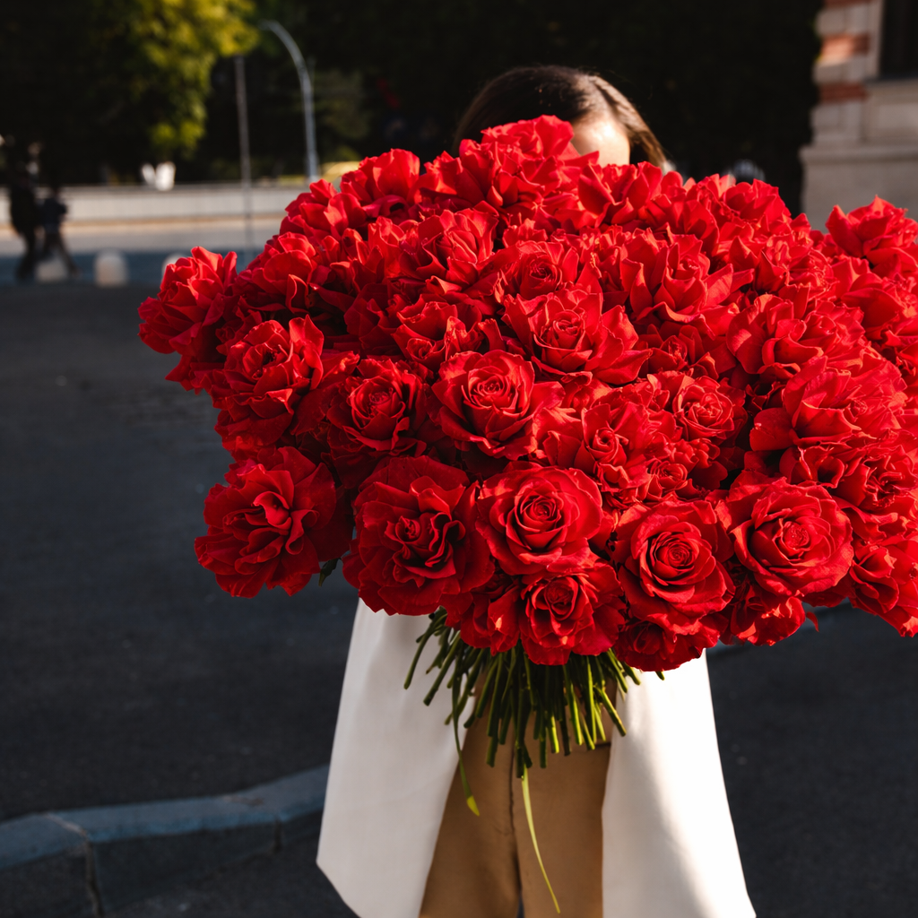 Flori de Valentine's Day - California Flowers, Buchet 101 trandafiri rosii speciali, Californiaflowers.ro